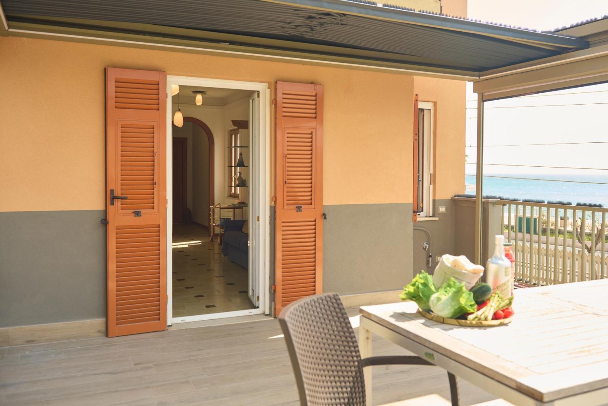 Apartament Terrazza Sul Mare A Pietra Ligure Zewnętrze zdjęcie