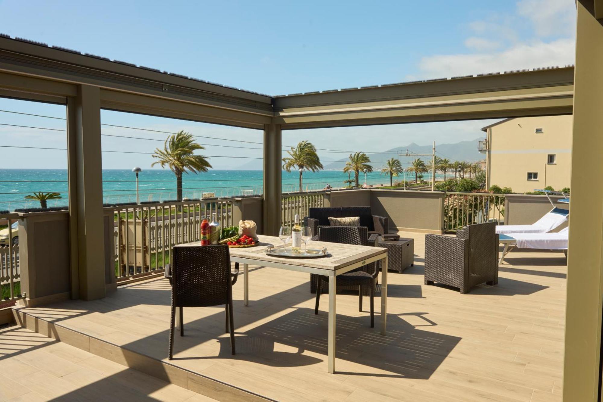 Apartament Terrazza Sul Mare A Pietra Ligure Zewnętrze zdjęcie